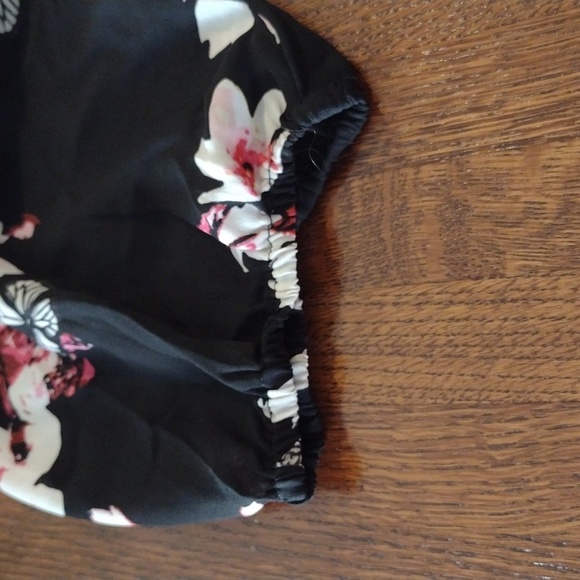 TORRID Floral Butterflies Cold Shoulder Blouse b333 - Picture 4 of 6